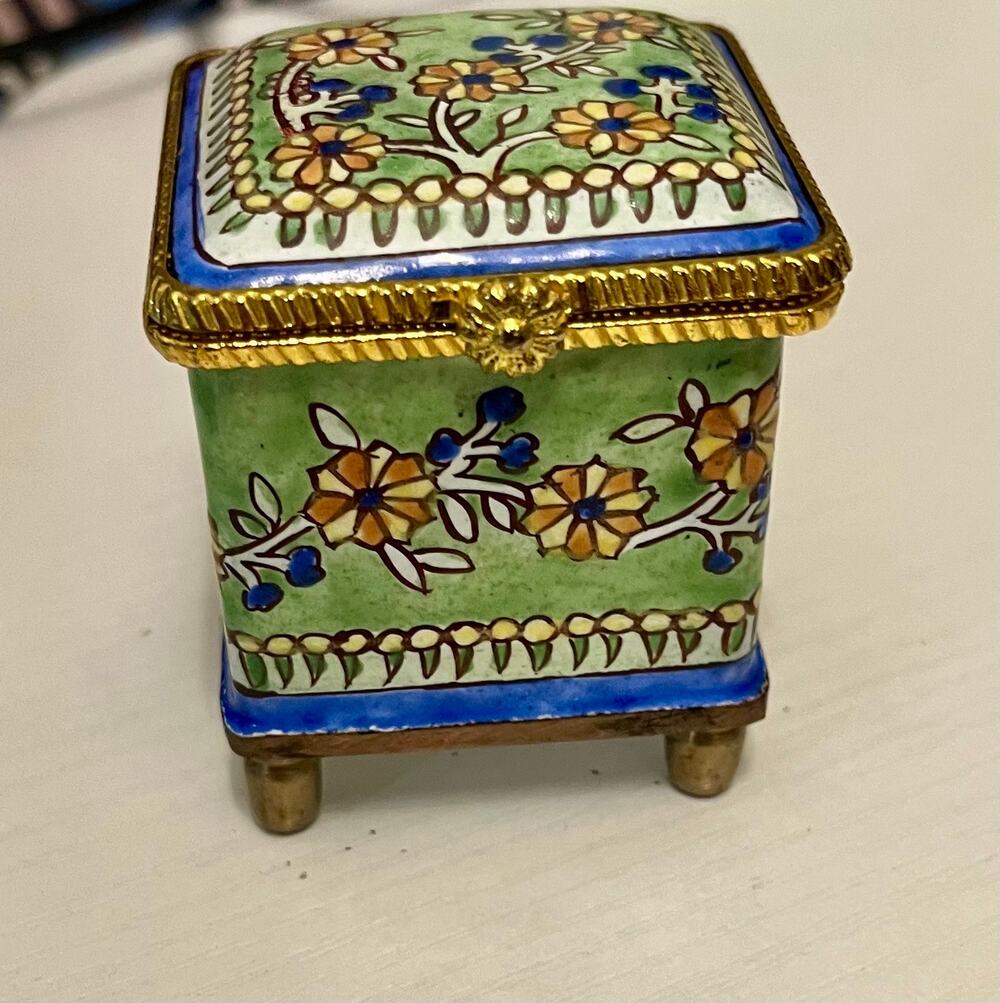 Vintage 2004 Empress Arts Hand Painted Enamel Copper Foot Trinket Box Floral
